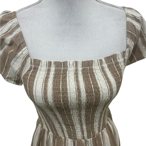 Lost + Wander Beige/White Striped Square Neck smocked Mini Dress size medium - Picture 4 of 9
